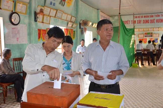 Các địa điểm bỏ phiếu được trang trí, tổ chức như thế nào?